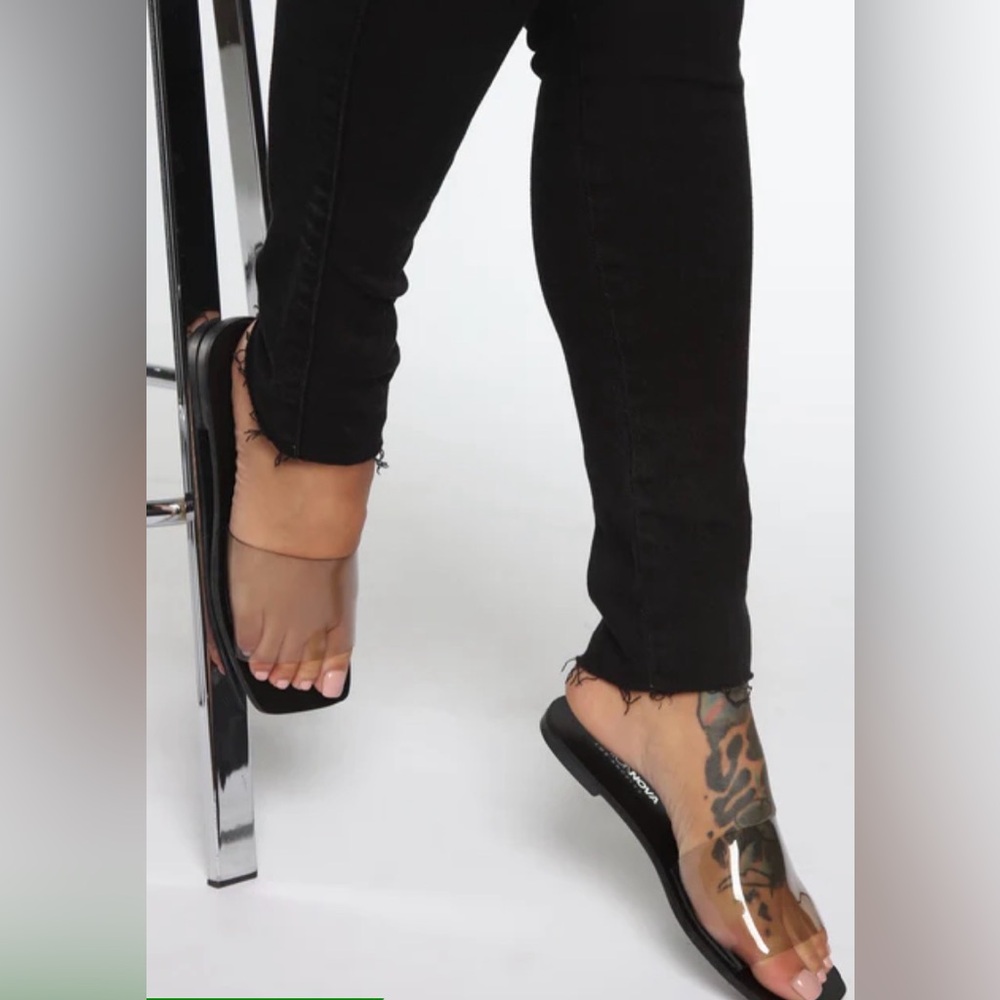 New fashion nova shoes size 9